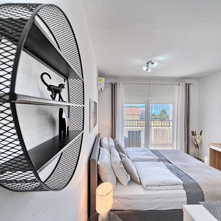Modern Apartments With Sea View 150 Meters To Beach Каштела Екстер'єр фото