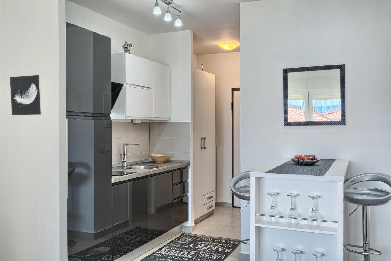 Modern Apartments With Sea View 150 Meters To Beach Каштела Екстер'єр фото