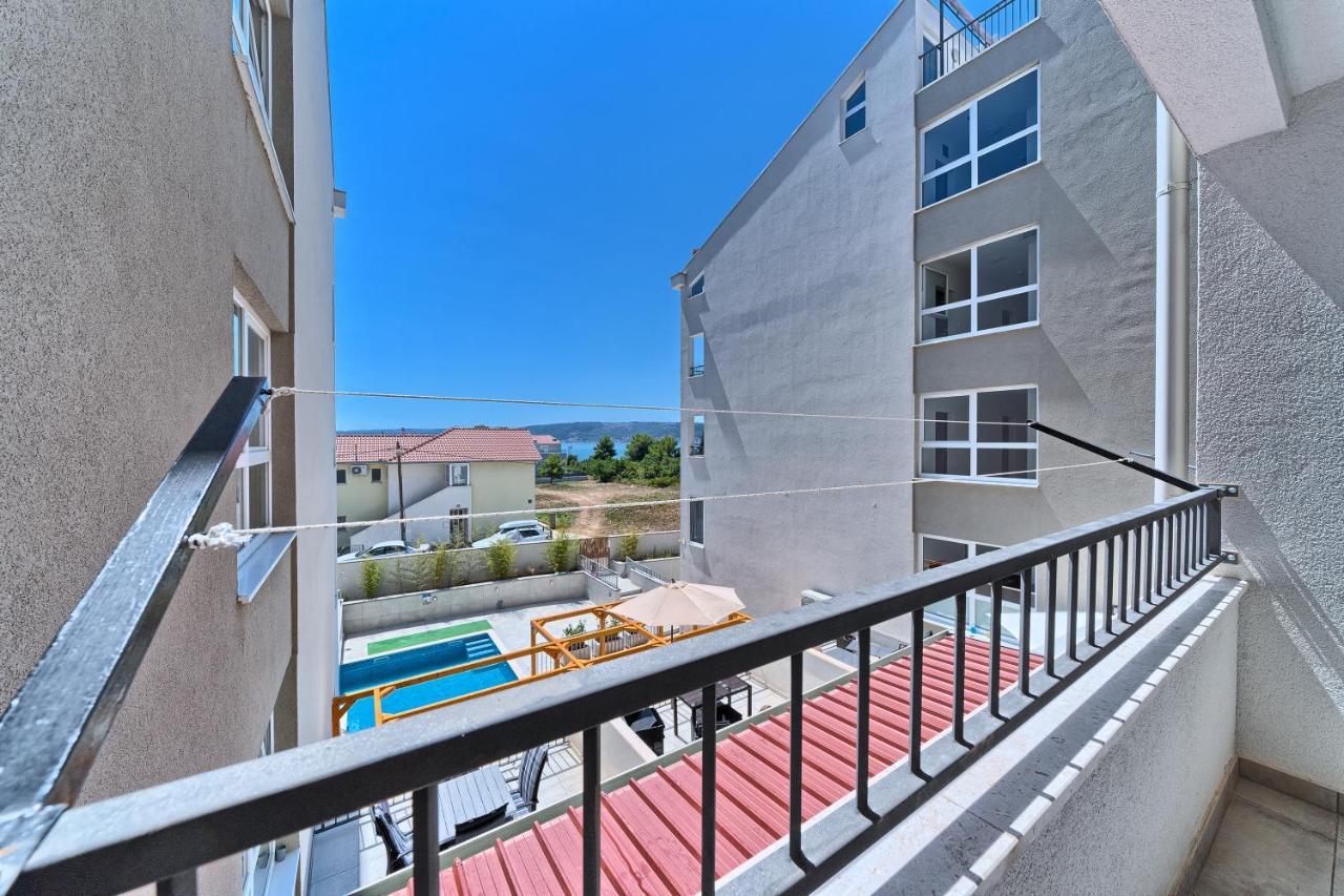 Modern Apartments With Sea View 150 Meters To Beach Каштела Екстер'єр фото