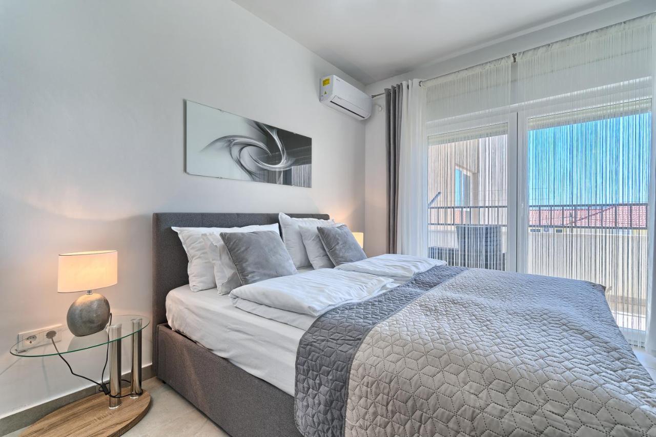 Modern Apartments With Sea View 150 Meters To Beach Каштела Екстер'єр фото