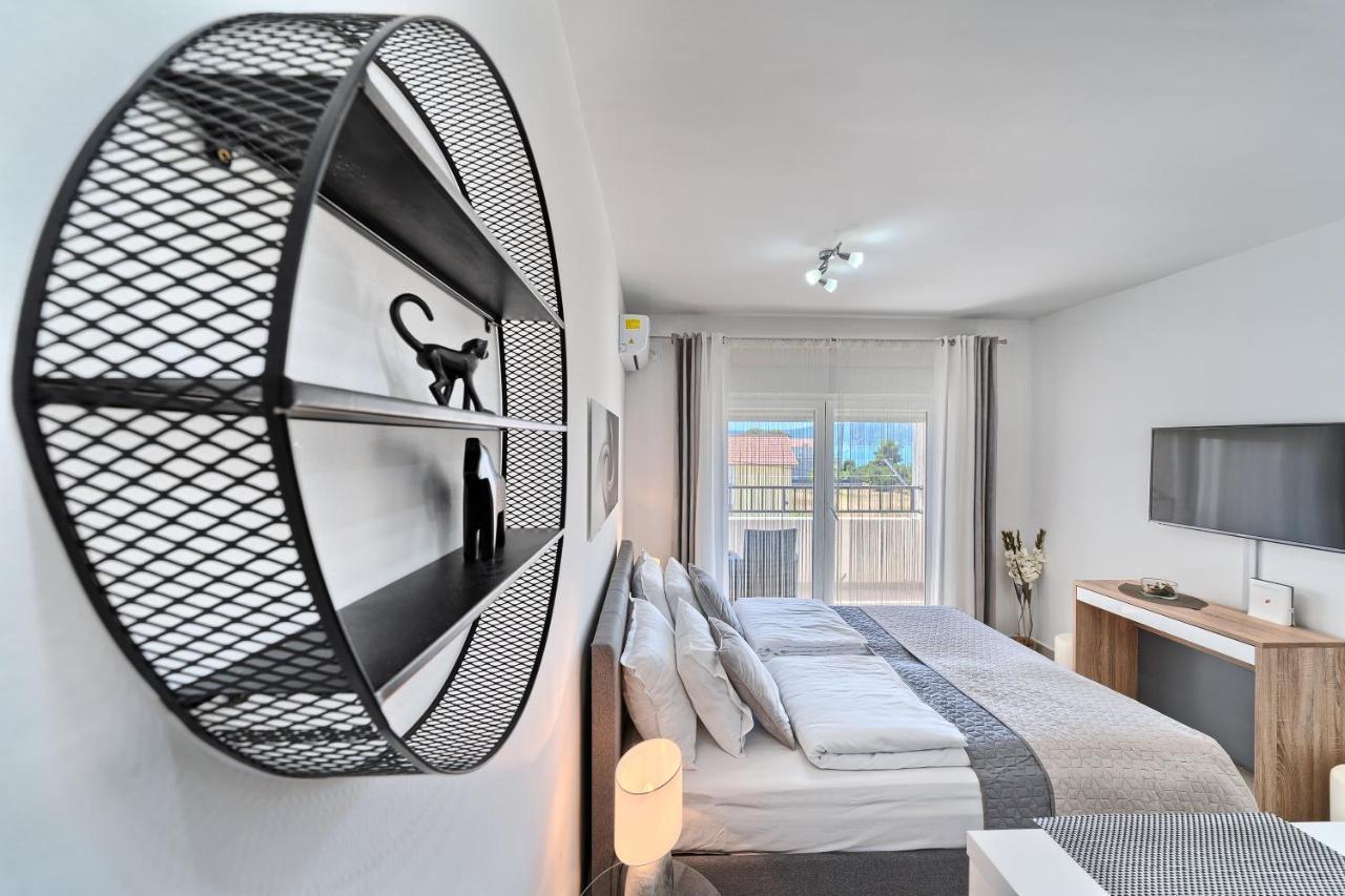 Modern Apartments With Sea View 150 Meters To Beach Каштела Екстер'єр фото