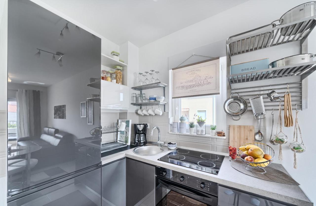Modern Apartments With Sea View 150 Meters To Beach Каштела Екстер'єр фото